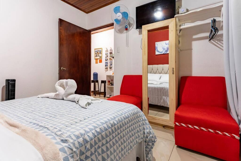 Private Bedroom 10 Minutes From The Sjo Airport Αλαχουέλα Εξωτερικό φωτογραφία