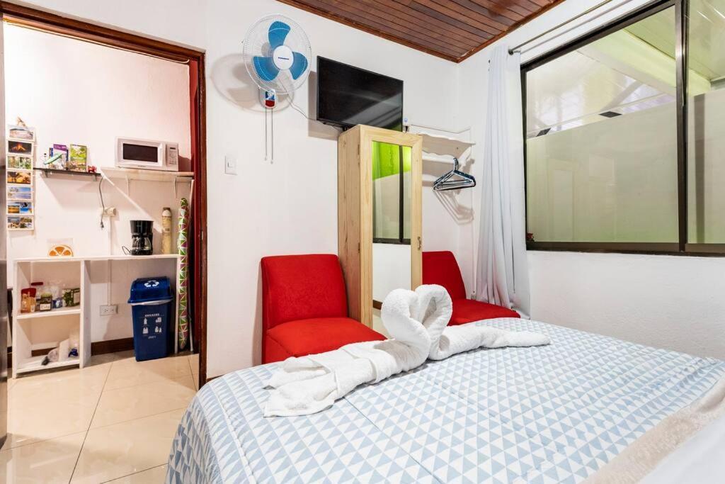 Private Bedroom 10 Minutes From The Sjo Airport Αλαχουέλα Εξωτερικό φωτογραφία