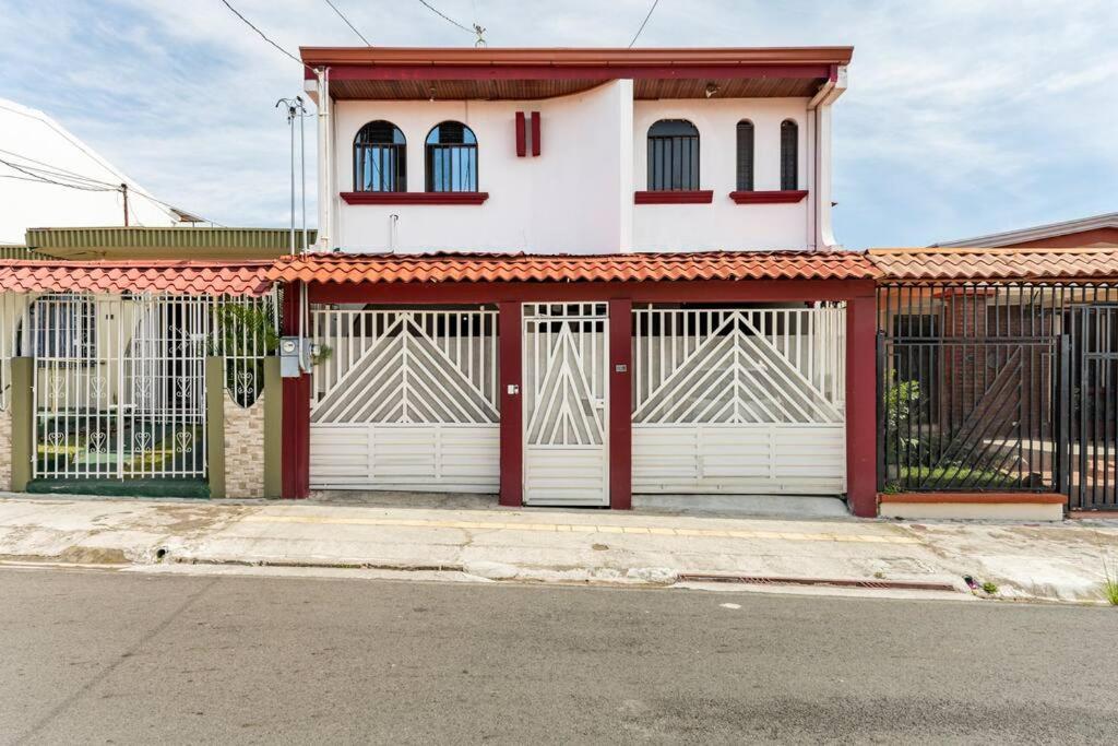 Private Bedroom 10 Minutes From The Sjo Airport Αλαχουέλα Εξωτερικό φωτογραφία